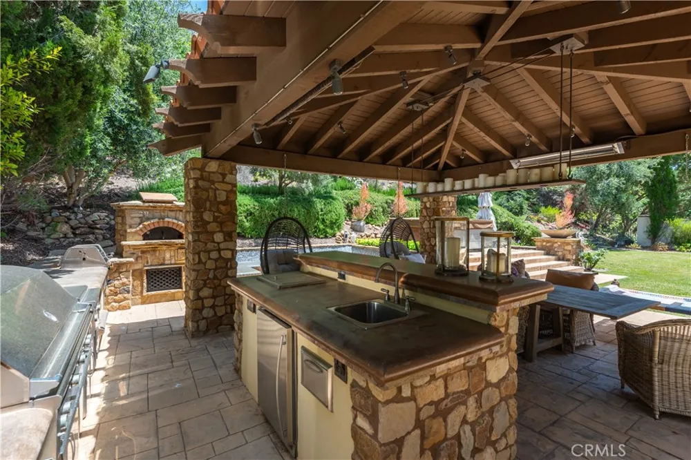 25561 PRADO DE LAS BELLOTAS Calabasas, CA 91302