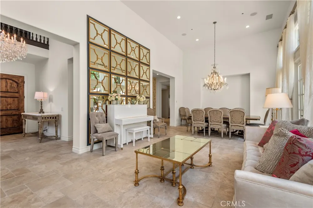25561 PRADO DE LAS BELLOTAS Calabasas, CA 91302