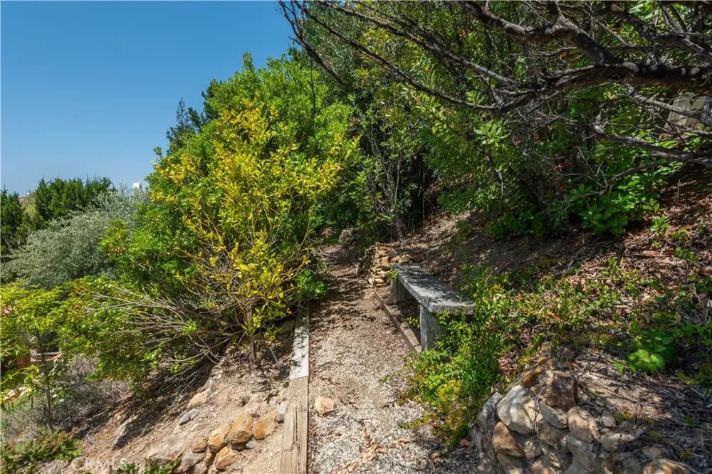 25561 PRADO DE LAS BELLOTAS Calabasas, CA 91302