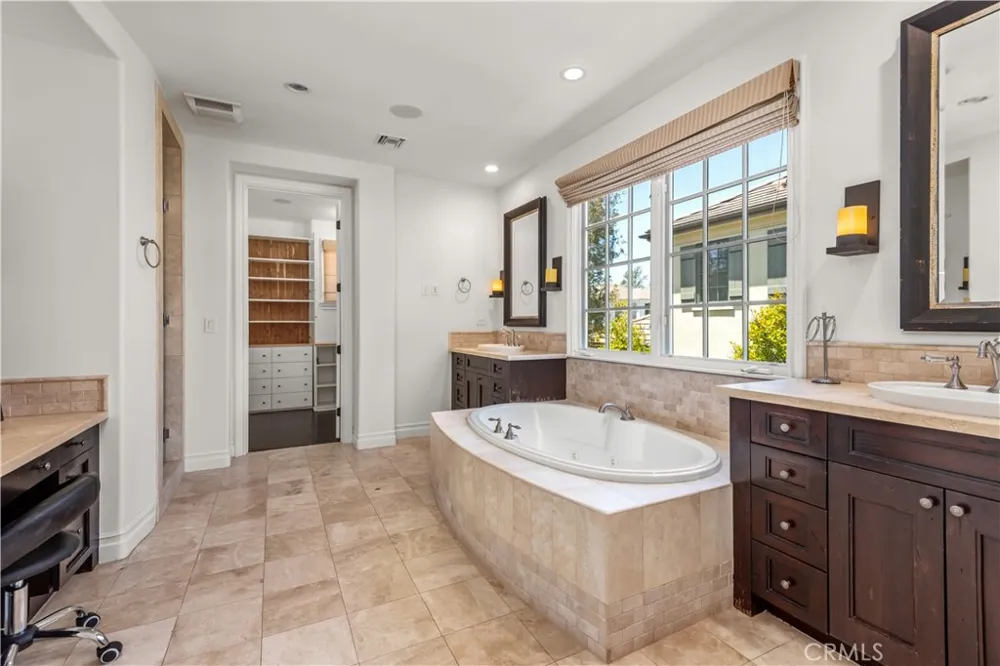 25561 PRADO DE LAS BELLOTAS Calabasas, CA 91302