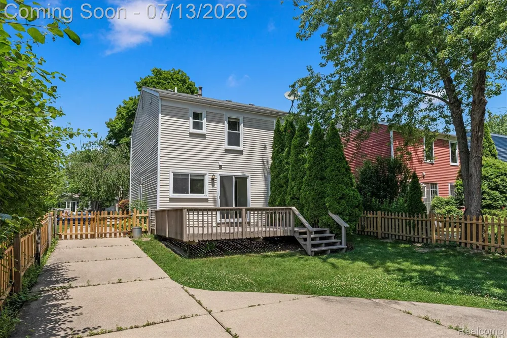 16249 Birwood Avenue Beverly Hills Village, MI 48025