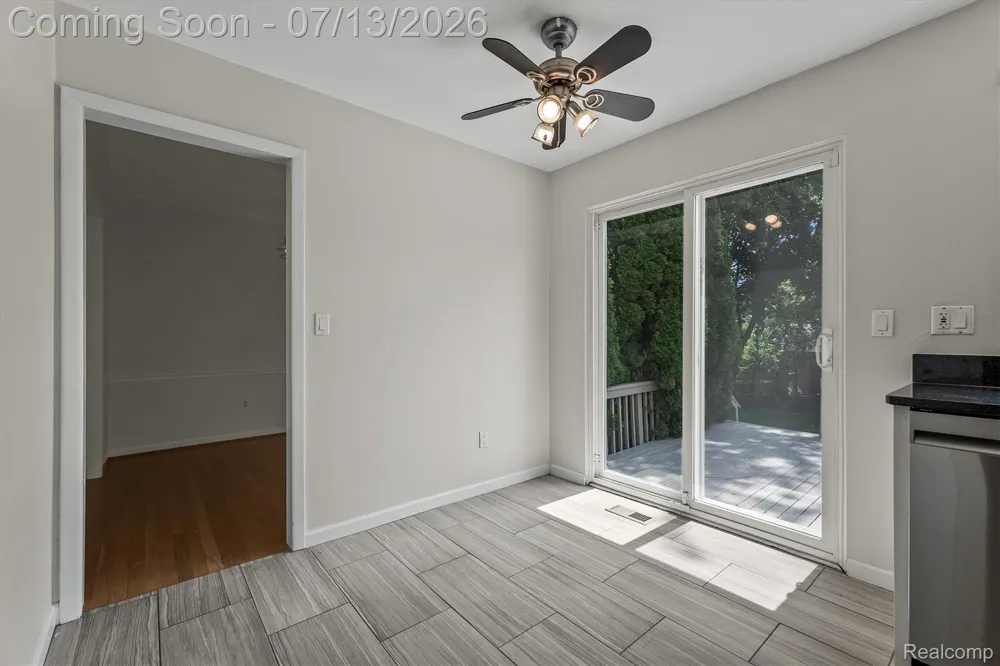 16249 Birwood Avenue Beverly Hills Village, MI 48025