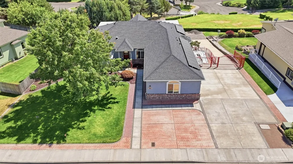 4004 Desert Plateau Pasco, WA 99301