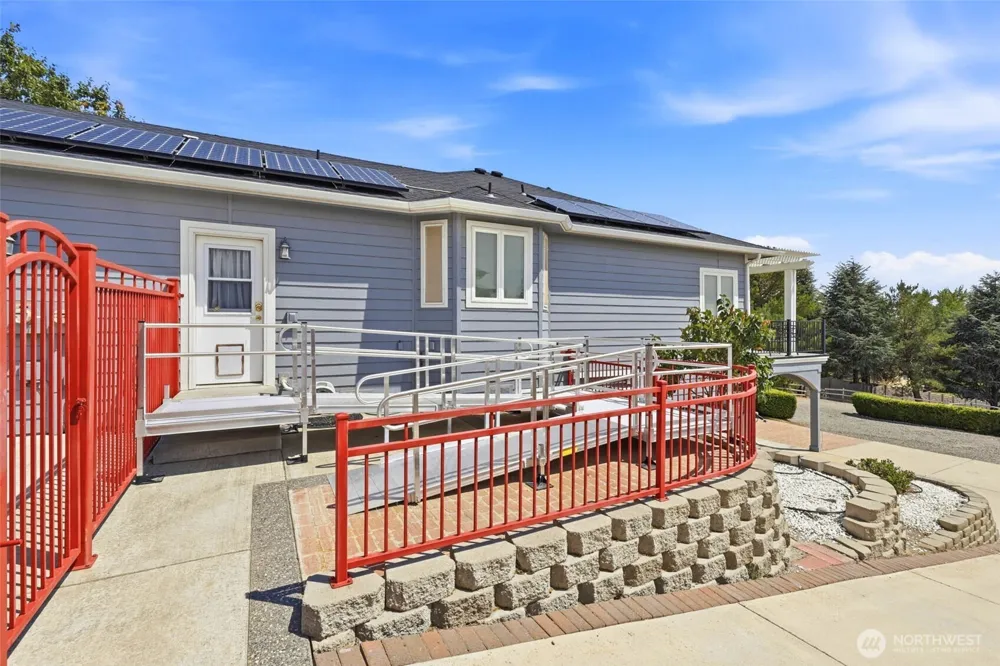 4004 Desert Plateau Pasco, WA 99301
