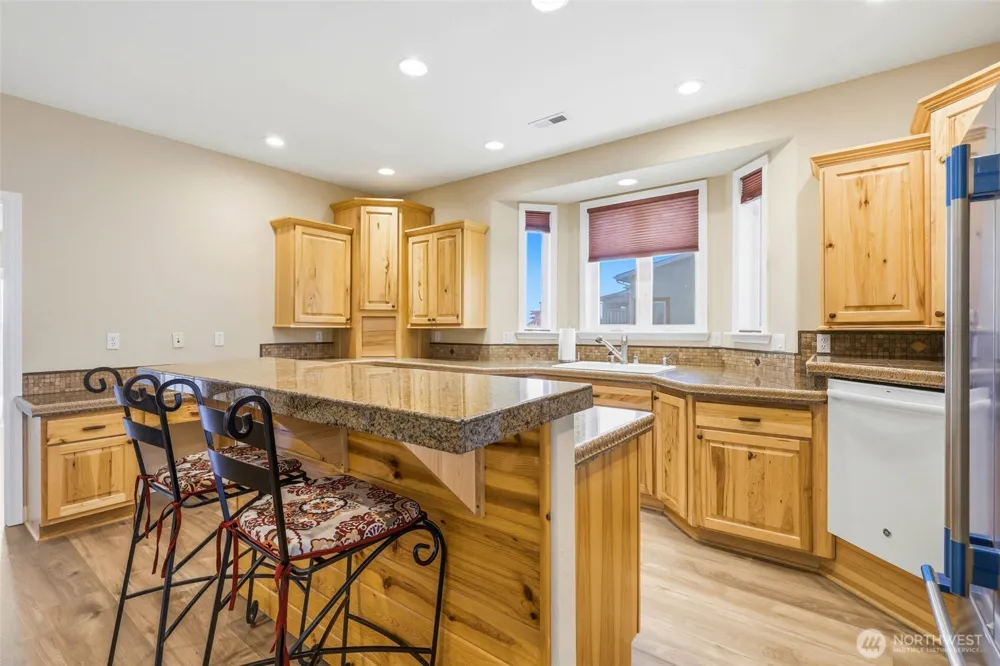 4004 Desert Plateau Pasco, WA 99301