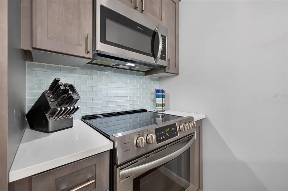 400 4TH AVENUE S #408 St Petersburg, FL 33701