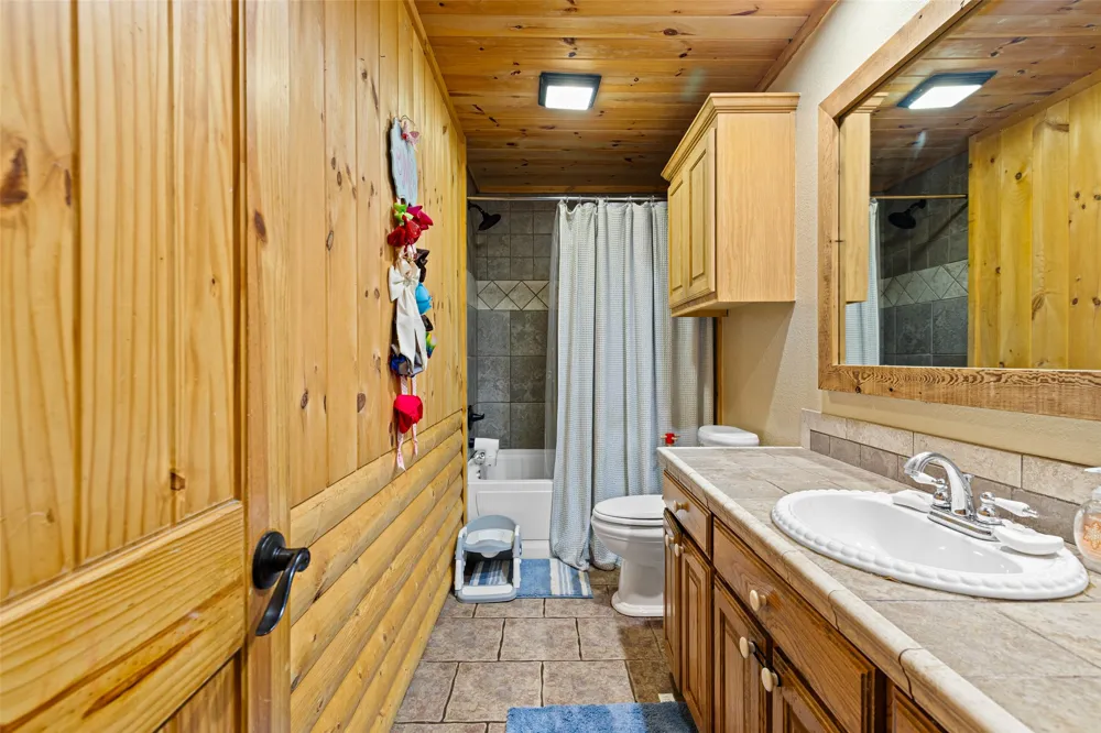 113 Dearing Creek Rd Gladewater, TX 75647