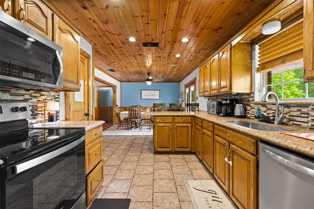 113 Dearing Creek Rd Gladewater, TX 75647