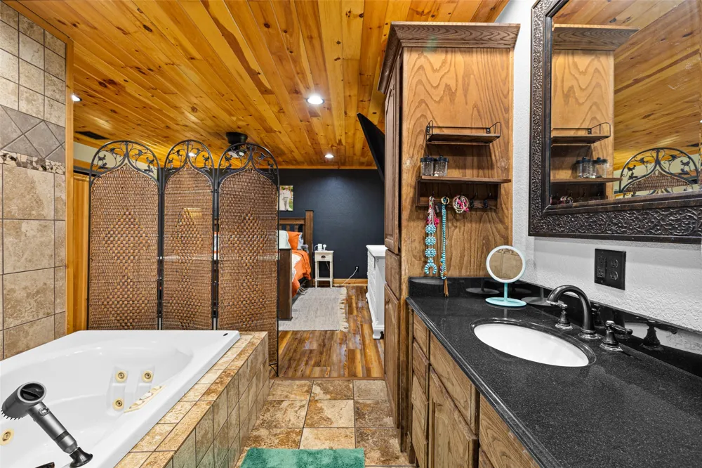 113 Dearing Creek Rd Gladewater, TX 75647