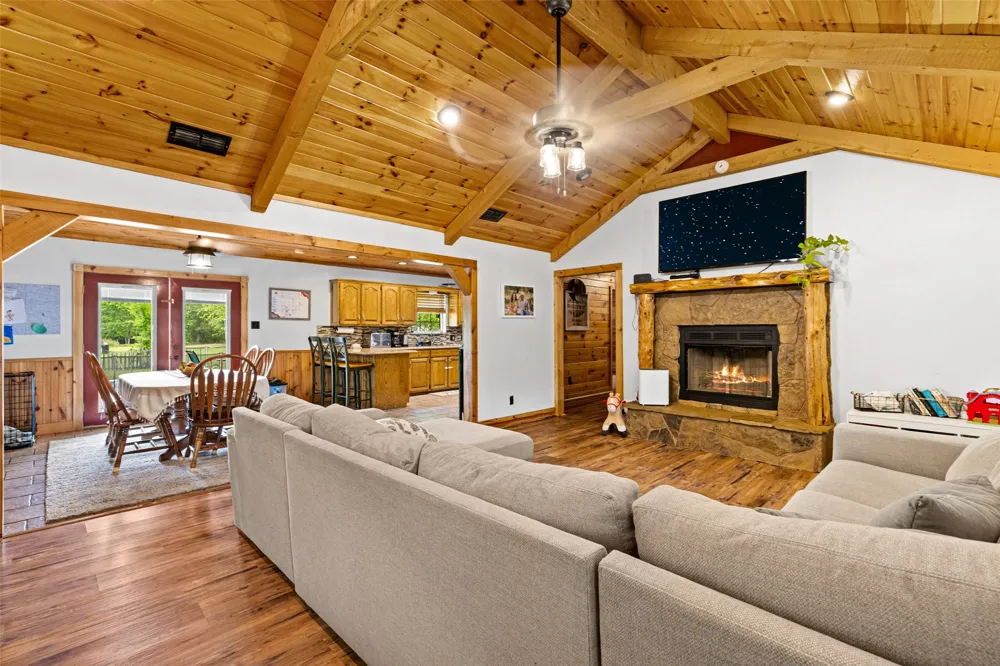 113 Dearing Creek Rd Gladewater, TX 75647