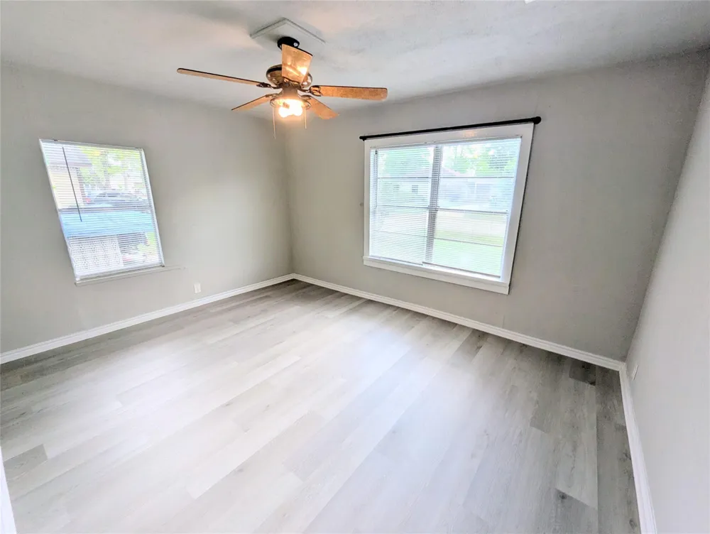 507 Lynn Street South Houston, TX 77587