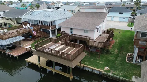 1031 Redfish Street