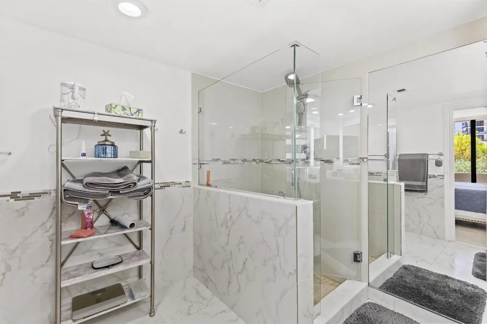 4200 Ocean Drive #1-204 Riviera Beach, FL 33404