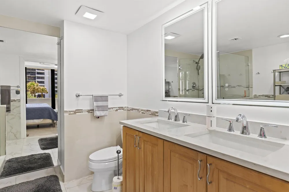 4200 Ocean Drive #1-204 Riviera Beach, FL 33404