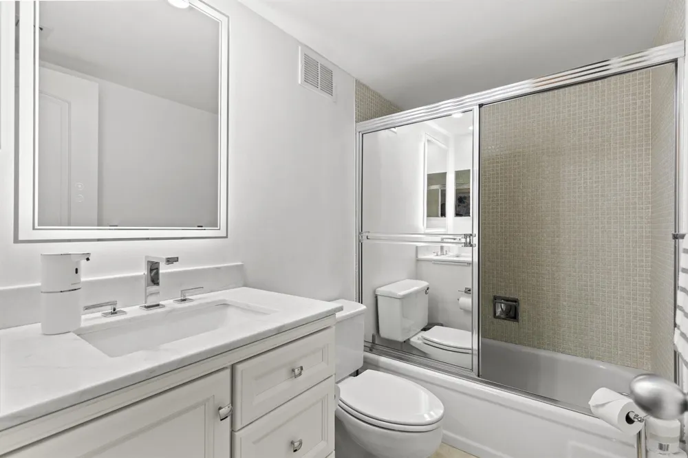 4200 Ocean Drive #1-204 Riviera Beach, FL 33404