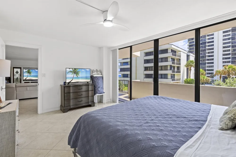 4200 Ocean Drive #1-204 Riviera Beach, FL 33404