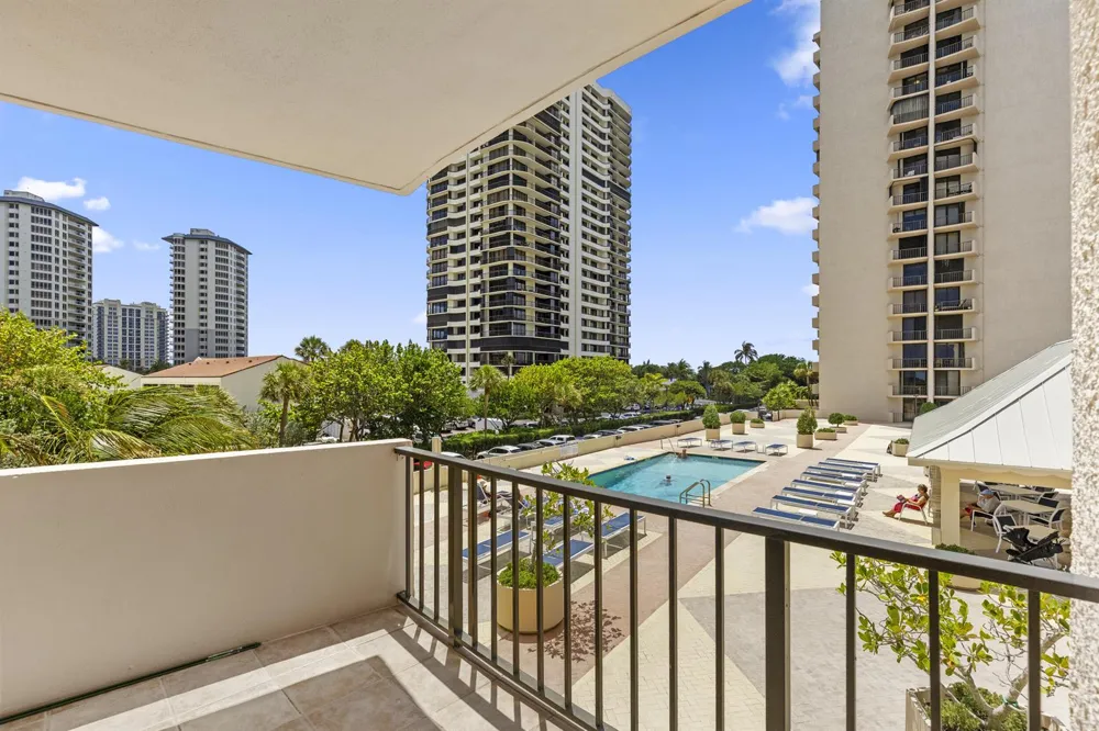 4200 Ocean Drive #1-204 Riviera Beach, FL 33404