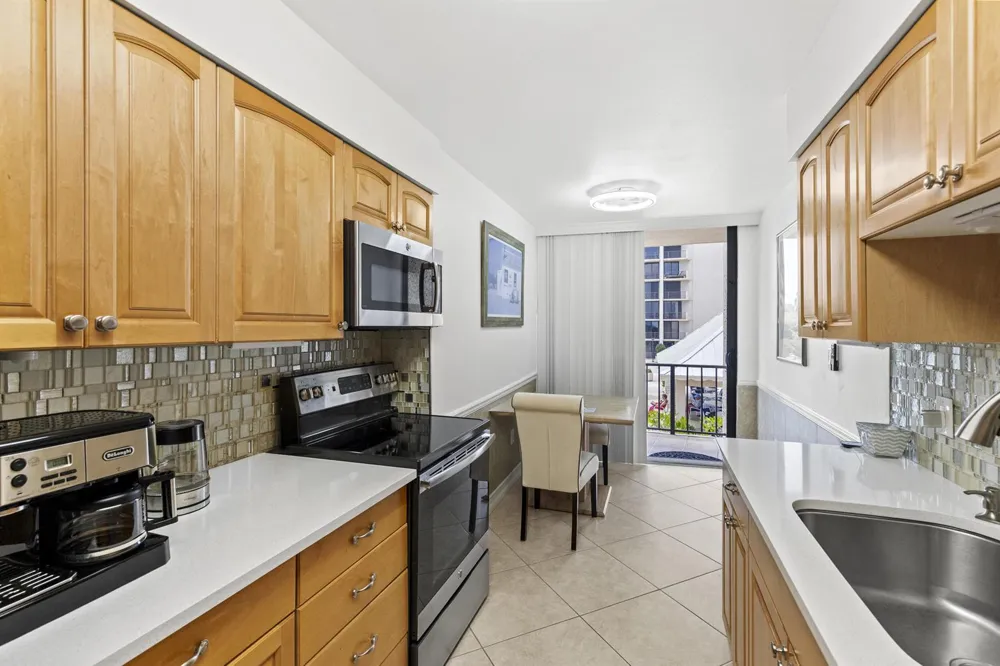 4200 Ocean Drive #1-204 Riviera Beach, FL 33404