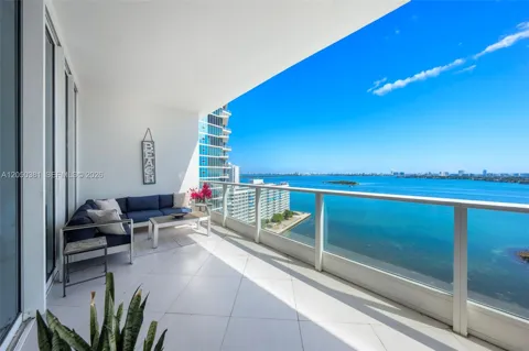 2020 Bayshore Dr #1908