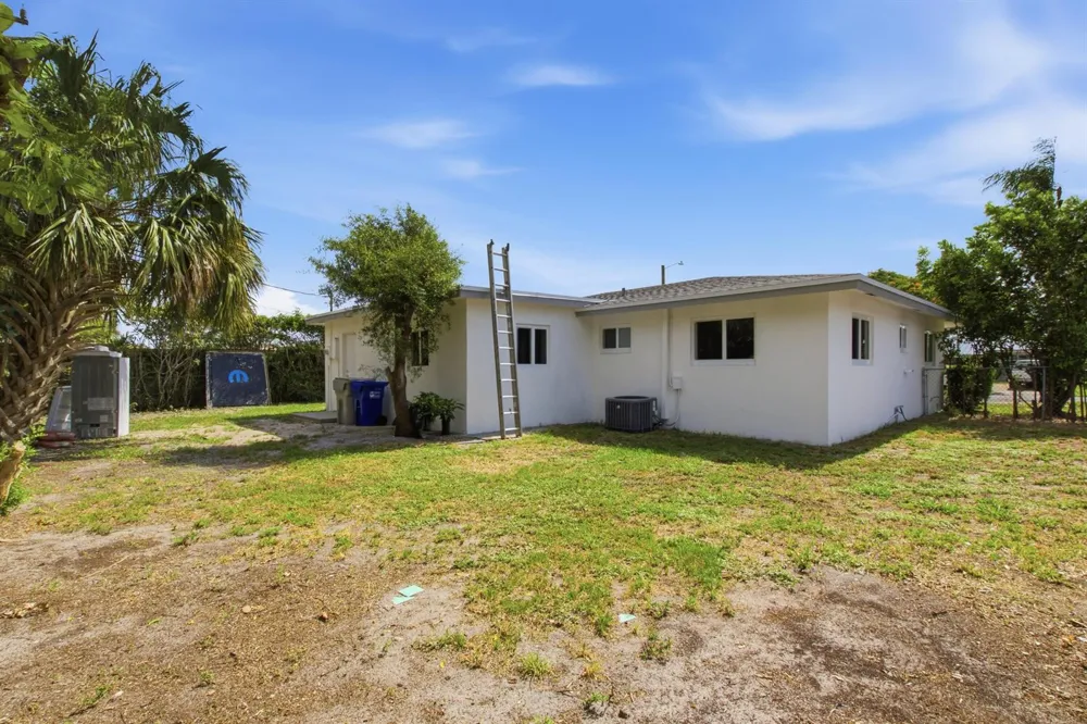 401 SE 1st Avenue Pompano Beach, FL 33060