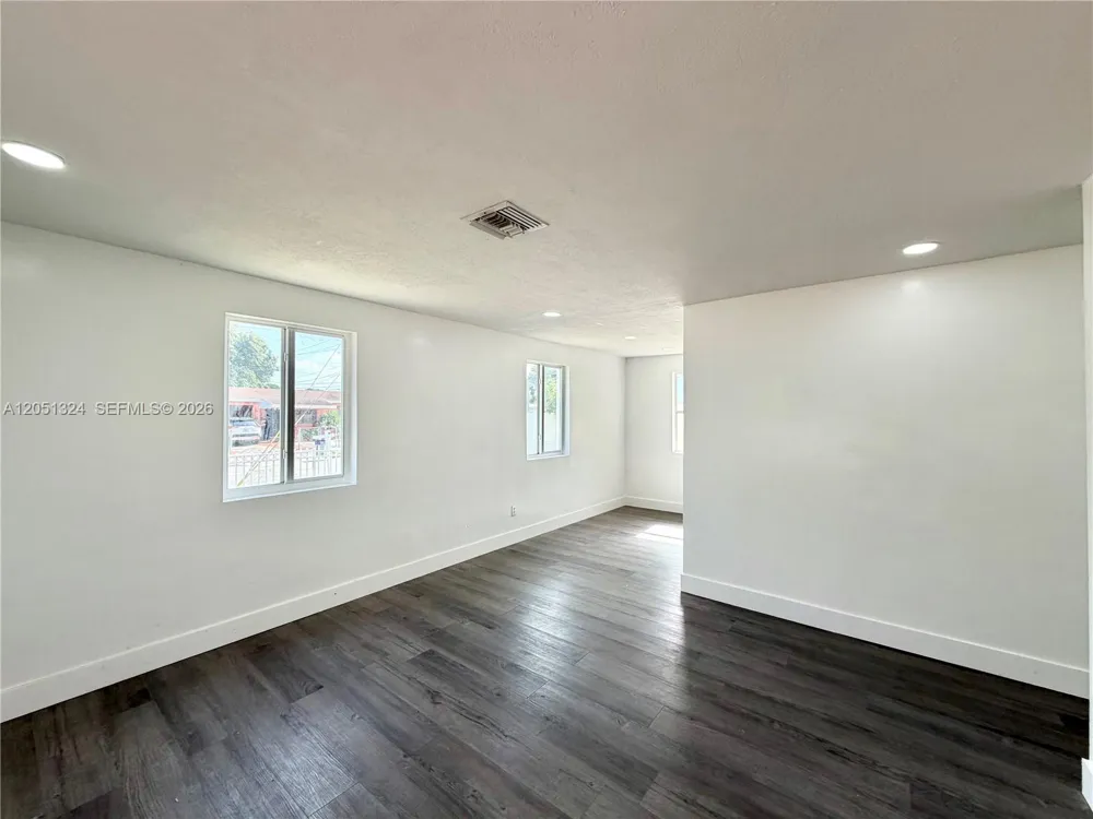 685 SE Park Dr Hialeah, FL 33010