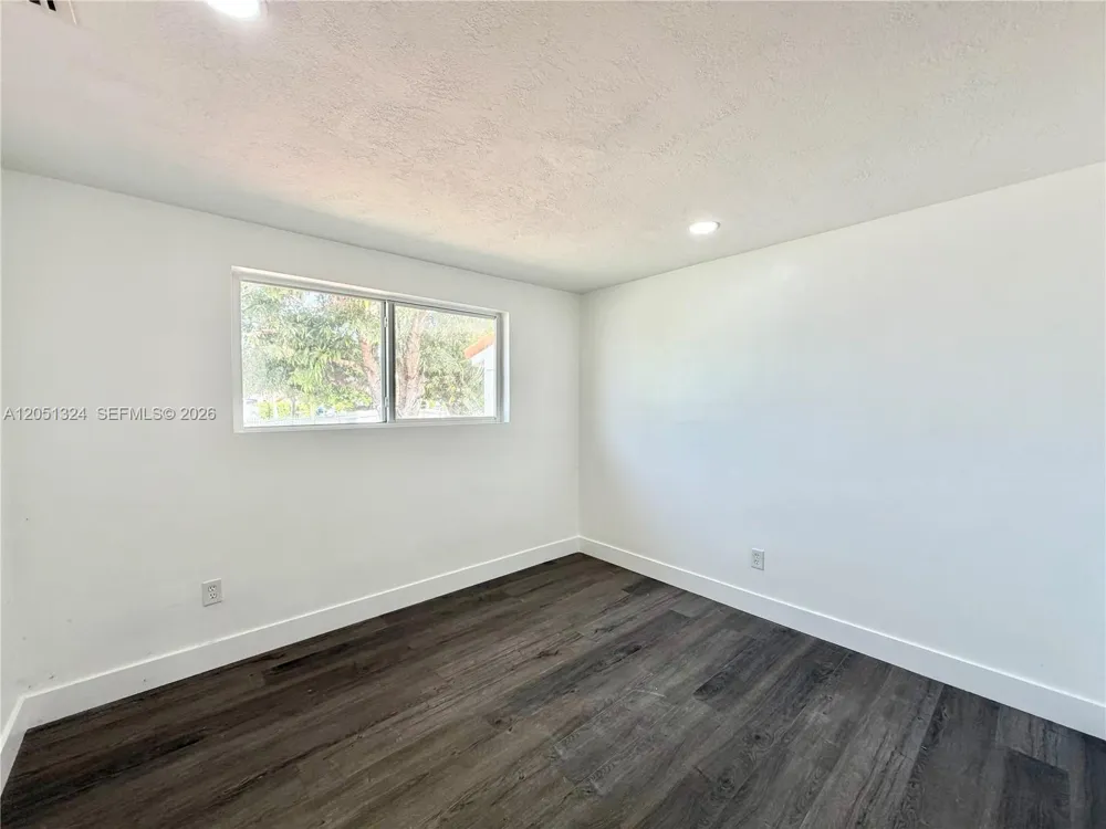685 SE Park Dr Hialeah, FL 33010