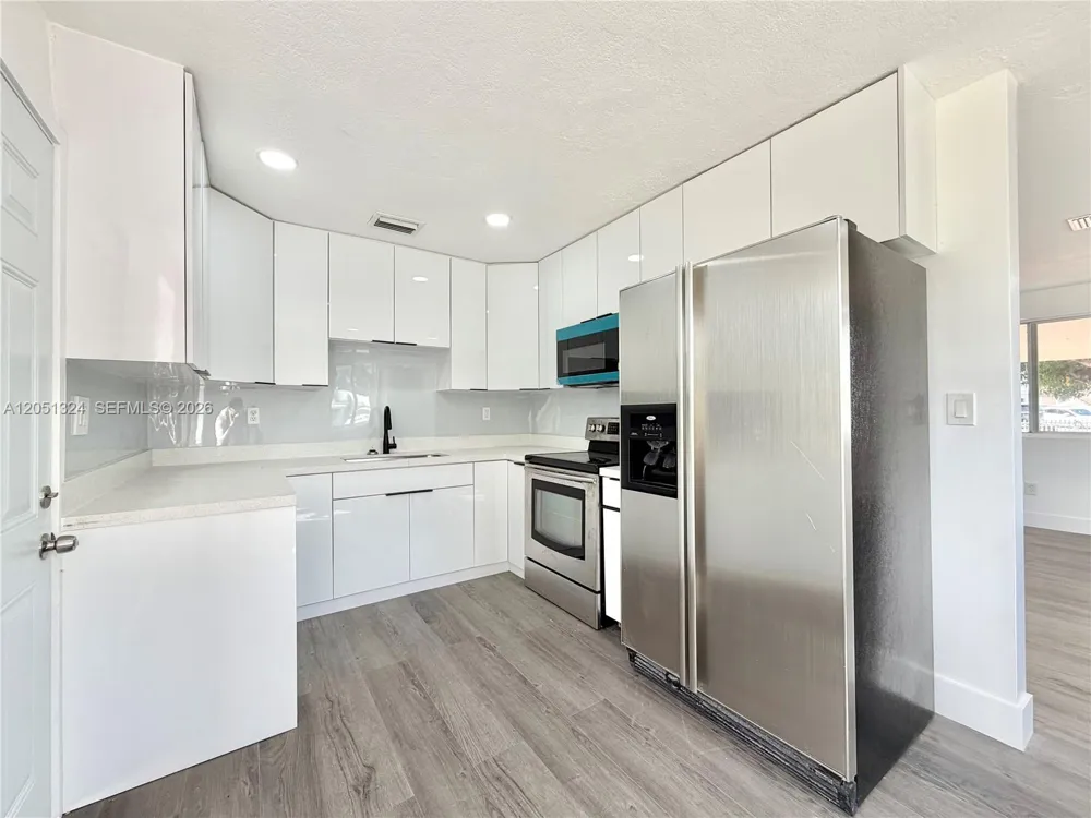 685 SE Park Dr Hialeah, FL 33010