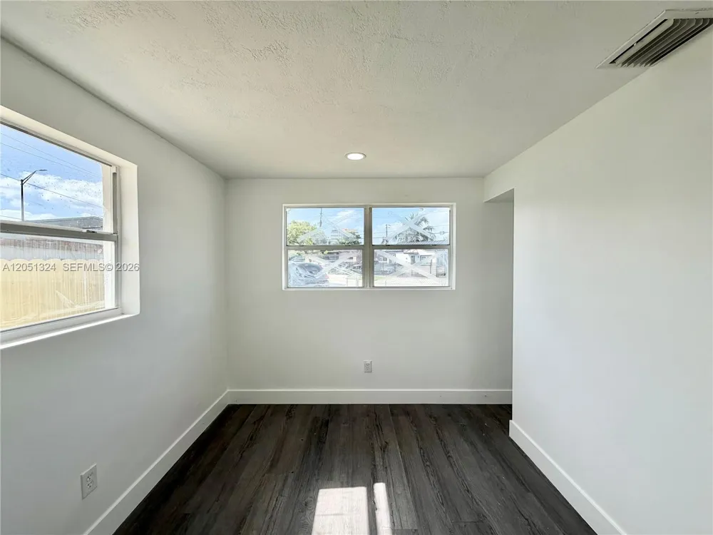 685 SE Park Dr Hialeah, FL 33010