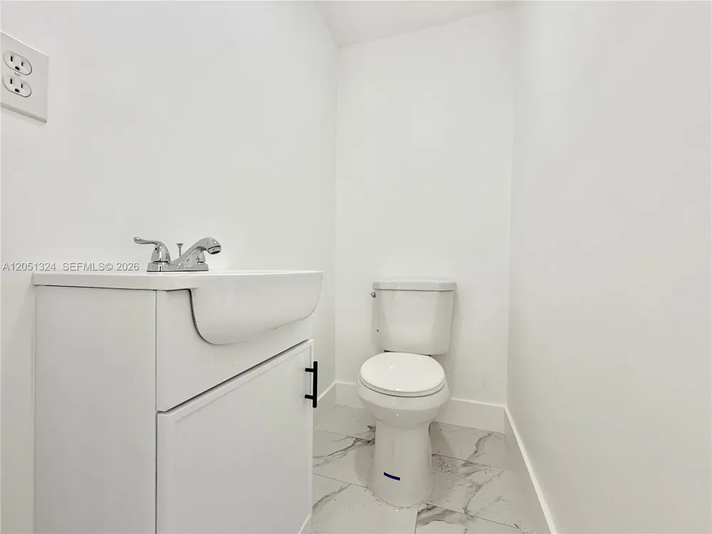 685 SE Park Dr Hialeah, FL 33010