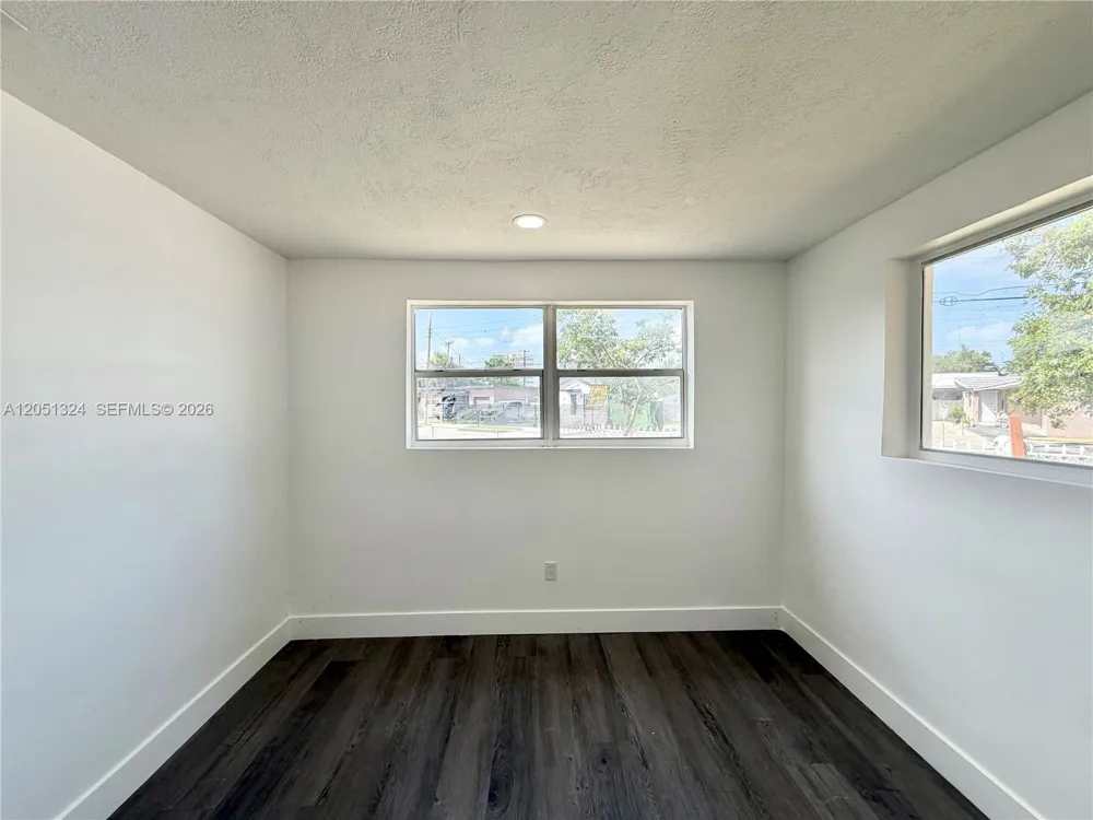 685 SE Park Dr Hialeah, FL 33010