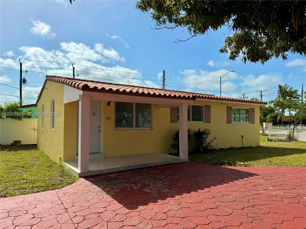 685 SE Park Dr Hialeah, FL 33010