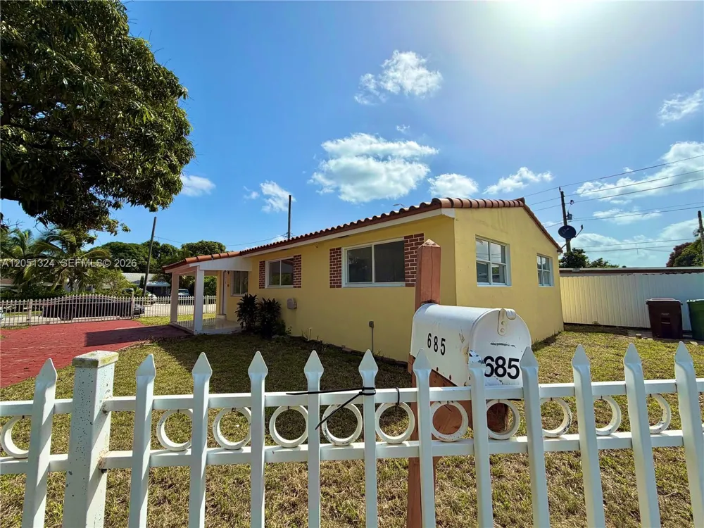 685 SE Park Dr Hialeah, FL 33010
