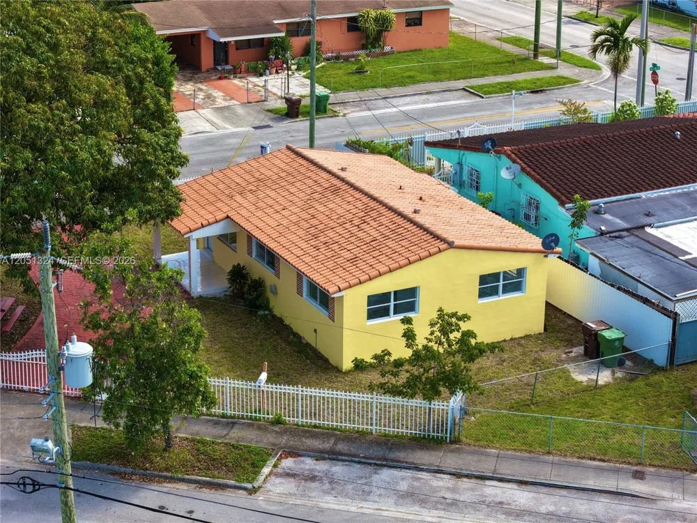 685 SE Park Dr Hialeah, FL 33010