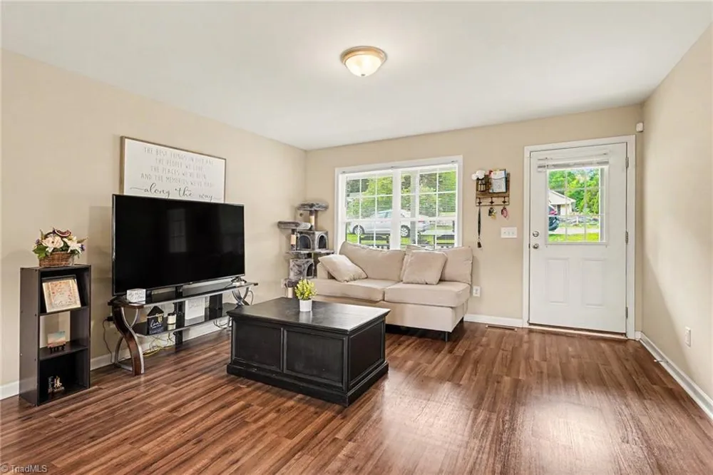 897 Breeze Hill Road Asheboro, NC 27203