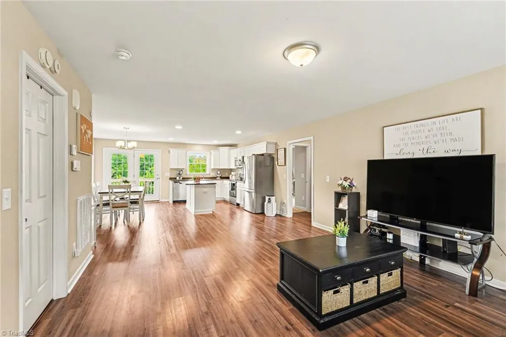 897 Breeze Hill Road Asheboro, NC 27203