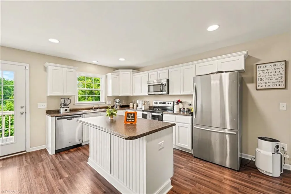 897 Breeze Hill Road Asheboro, NC 27203