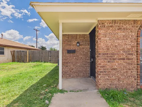 1927 HOWARD DRIVE