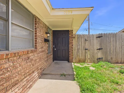1929 HOWARD DRIVE