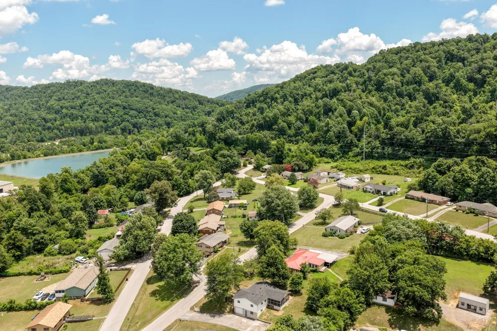 9612 Brewer Drive Ooltewah, TN 37363