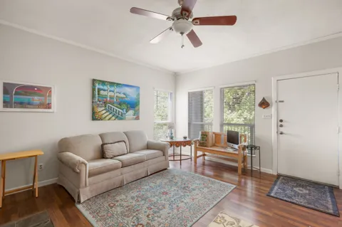 1509 W 39th 1/2 Street #208