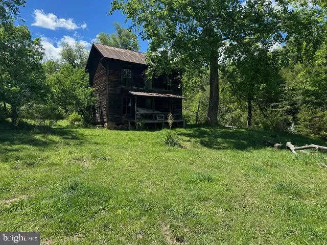 1096 STRAUTER ROAD Franklin, WV 26807