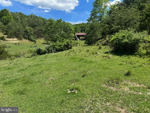 1096 STRAUTER ROAD Franklin, WV 26807