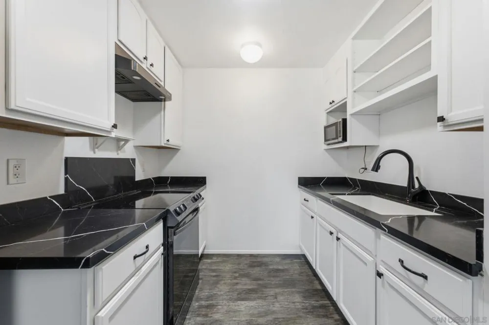405 Requeza St #H12 Encinitas, CA 92024