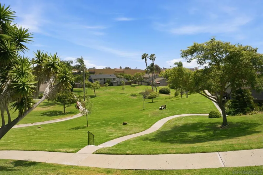 405 Requeza St #H12 Encinitas, CA 92024