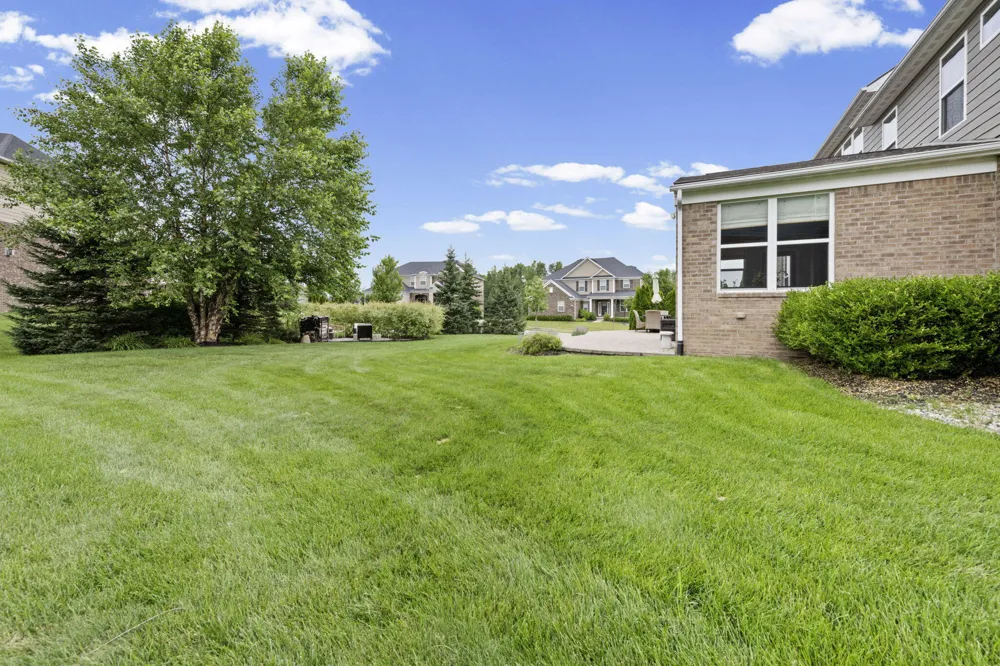 5887 Strawberry Circle Commerce, MI 48382