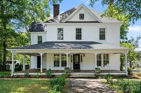 313 Gold Street