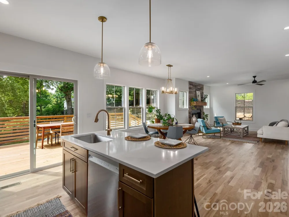 14 Yost Street Weaverville, NC 28787