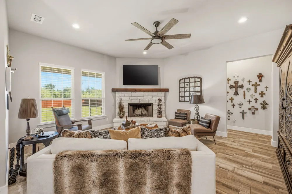 1220 Green Elm Road Graford, TX 76449