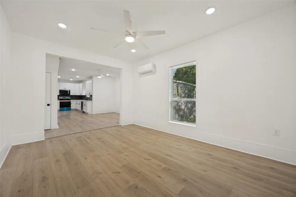 404 S Pearl Street Trenton, TX 75490