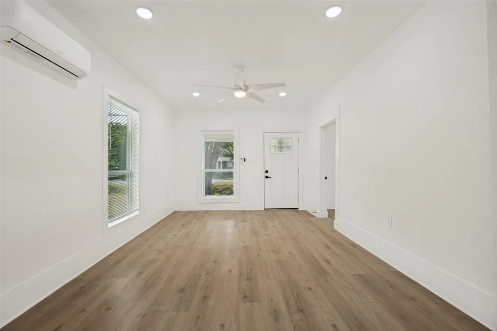 404 S Pearl Street Trenton, TX 75490